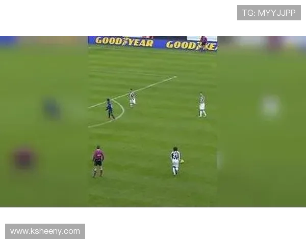 足球比赛直播镜头的最佳位置与视角解析探讨 足球比赛直播镜头的最佳位置与视角解析探讨