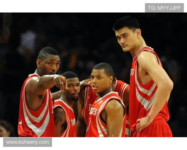 姚明的传奇之路：从篮球新星到全球体育偶像的崛起与影响